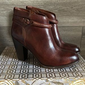 Frye Jenny Seam Short Ankle Booties 8.5